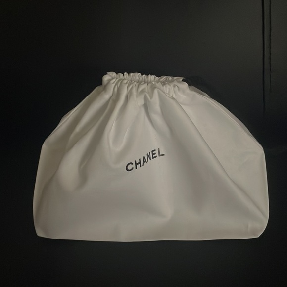 Chanel pouch - Picture 2 of 6
